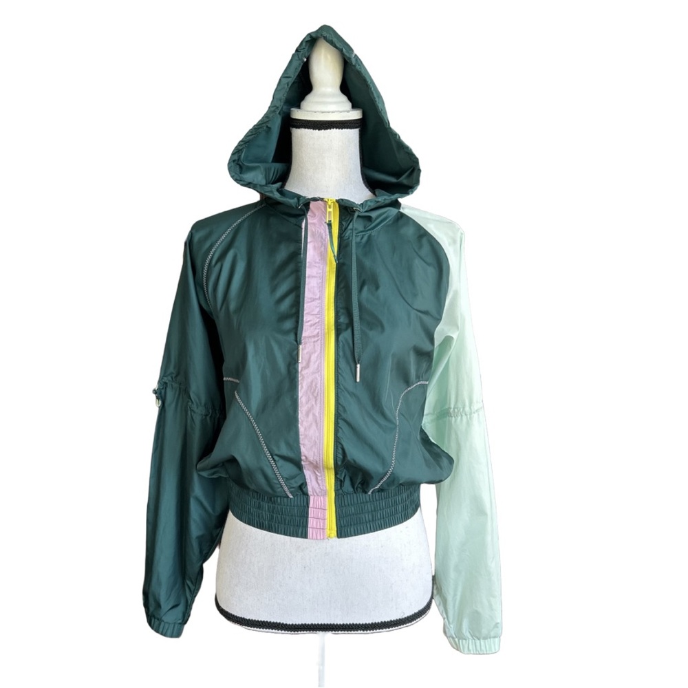 Puma dryCell Women’s Cosmic Trailblazer Green Graphic 
Jacket and Leggings Suit